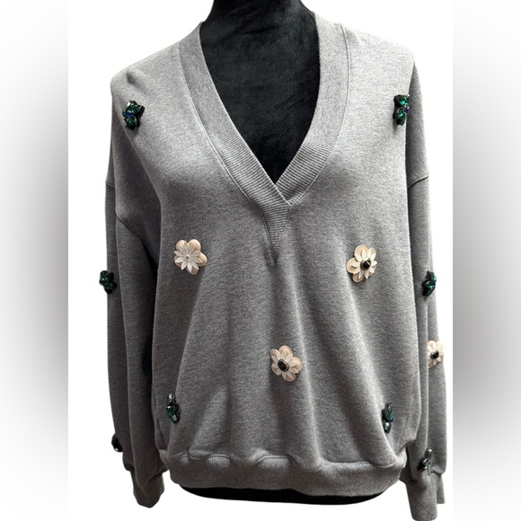 Endless Rose Sweaters - Endless Rose Women’s Gray Floral Embellished V-Neck Sweater Size Medium​